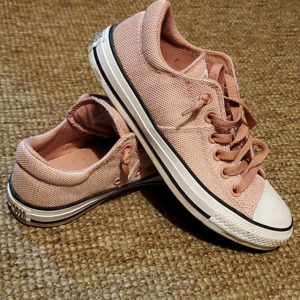 Pink Converse - Picture 2 of 4